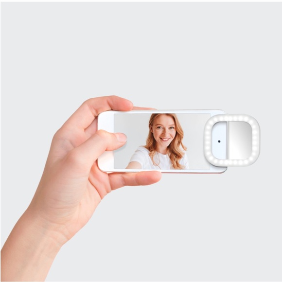 CONAIR - Travel Smart || Selfie Light - Ring Light + Mirror - Picture 2 of 12